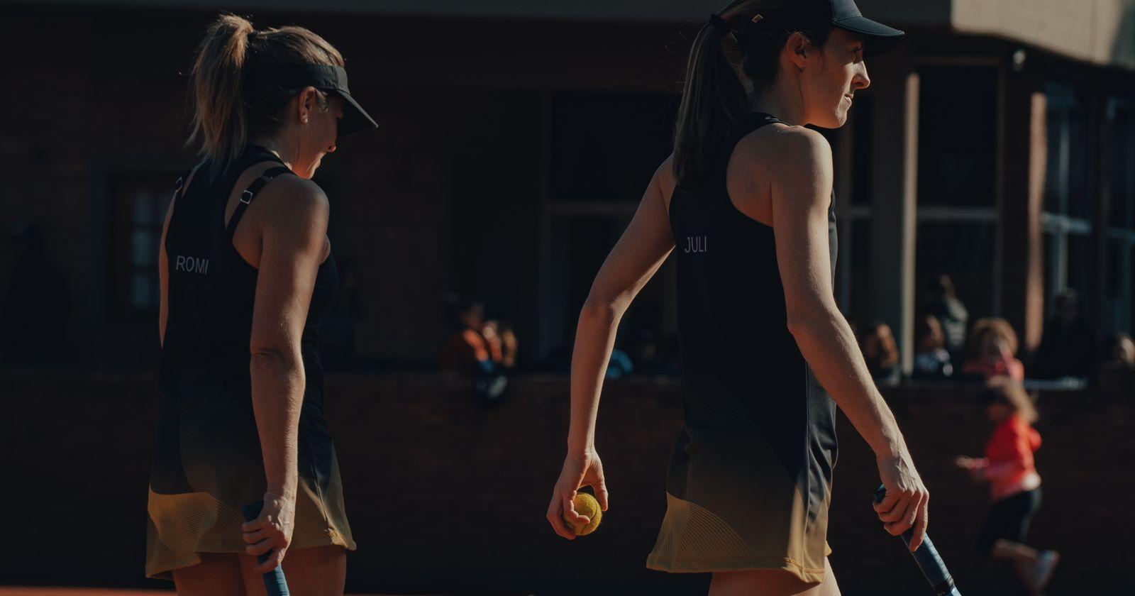 Pack Duo RAVYKO - deux joueuses de padel